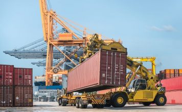 Benefits of Choosing Shipping Container Transport Services Shipping Container Transport Services