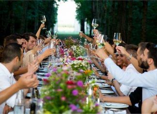 5 Color Choices for Your Outdoor Party Outdoor Party