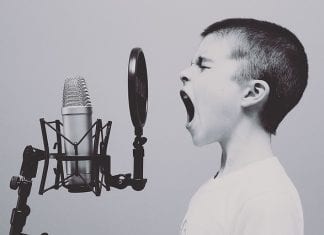8 Genius Ways To Entertain Your Kids During Long Trips