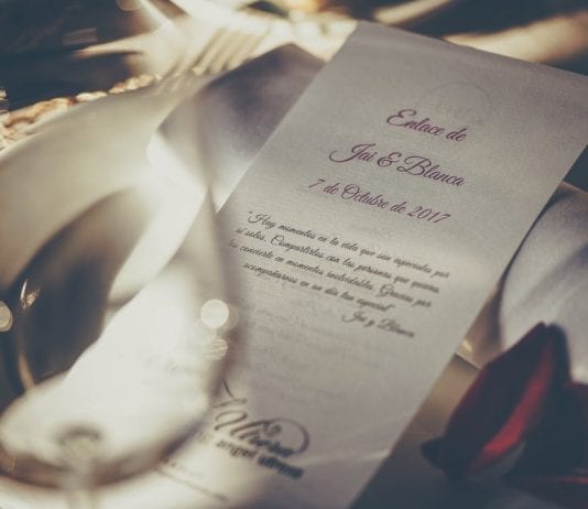 10 Innovative Ways to Invite Guests at Your Wedding Invitation Card Photo
