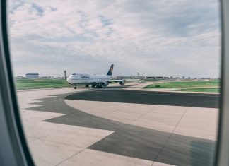 All about the Aircraft: Useful Data Tracking Aircraft Online
