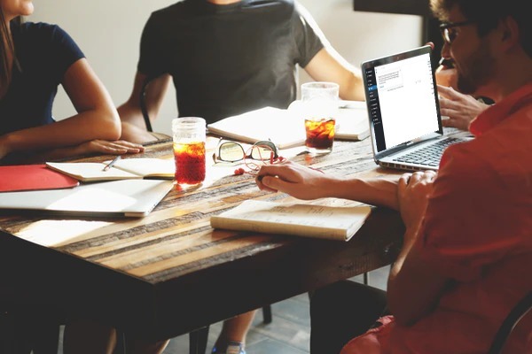 Macintosh HD:Users:ryanleclaire:Downloads:smartmockups_k1s5p0pl.jpg