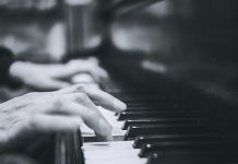 Easy Ways to Learn How to Play Piano