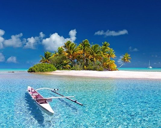 How to travel alone and have fun?