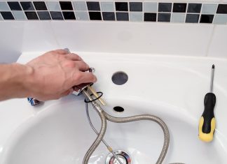 5 WAYS TO RESOLVE EVERYDAY PLUMBING ISSUES AT YOUR HOME