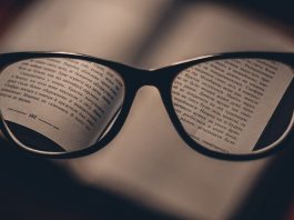 The Benefits of Using Anti-Glare Reading Glasses