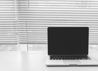 Curtains or Blinds: Which Should I Use?