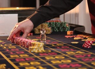 Why is online betting better than betting in land-based casinos?