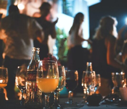 How to Show Your Party Guests a Good Time clear wine glass