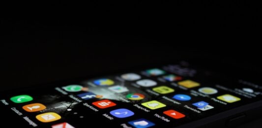 Growth Hacking 101: How To Boost App Downloads For Free silver Android smartphone