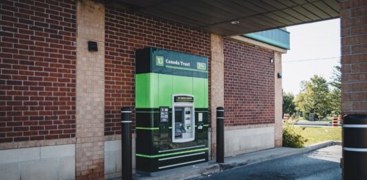 How to withdraw cash from a bitcoin ATM?