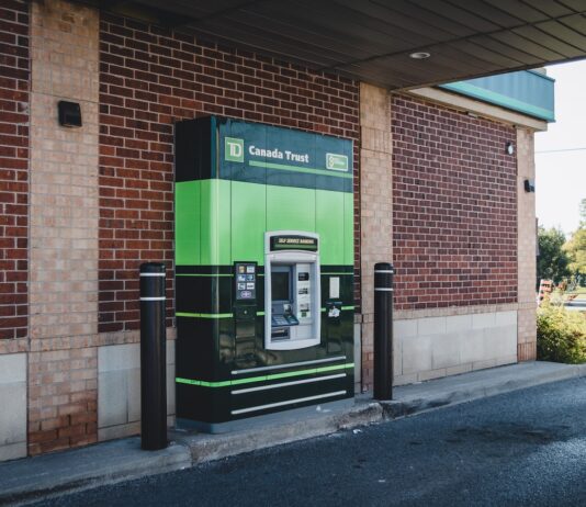 How to withdraw cash from a bitcoin ATM?