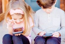 The Best Way to Control Children Using the Android Locator App girl and boy using Android smartphones