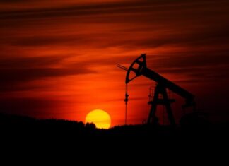 4 Required Steps In Oil Buying And Selling Marketplace sunset