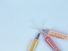 Why No Two Addiction Recovery Programs and Centers Are the Same clear glass tube with brown liquid
