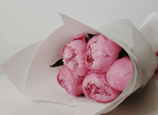 The Ultimate Guide to Buying the Perfect Roses Online