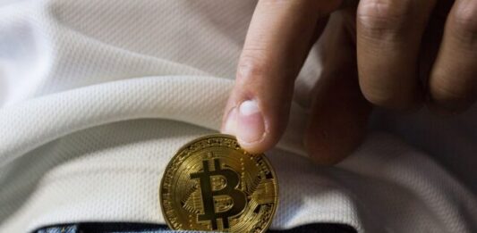 Difference between Bitcoin vs. Cryptocurrency – Explained Gold Bitcoin