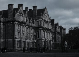 4 Pertinent Things to Consider Before Choosing a Degree Free The Graduates Memorial Building in Trinity College Dublin Stock Photo