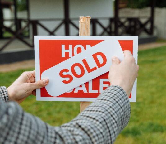 6 Ways to Develop a Career in The Real Estate Industry