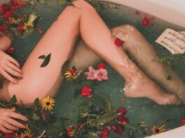 How Do I Use CelluAid Products for the Best Results bathtub with water and flowers