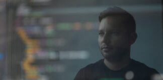 Managing Dispatching Dynamics Using Field Service Management Software men's black crew-neck shirt