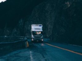 Top 8 Reasons to Connect with a Truck Accident Lawyer in Findlay