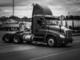 Legal Maneuvering After a Truck Crash: How the Right Lawyer Can Turn the Tide
