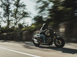 Common Injuries in Savannah Motorcycle Accidents and How to Seek Compensation person riding cruiser motorcycle during daytime