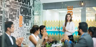Commission Complexity Is Rising — Are Sales Agencies Keeping Up? men and women having a meeting
