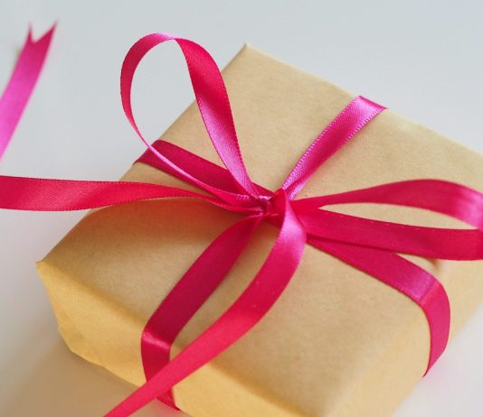 Saved by the Hamper: How to Order Premium Same-Day Gift Baskets Across London brown gift box with pink ribbon